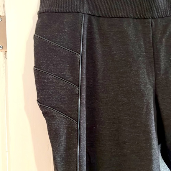 Lane Bryant Dark Grey Corduroy-looking Leggings Size 18 - Picture 2 of 4